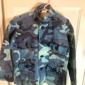 Kids Blue Camouflage shirt jacket size 6.